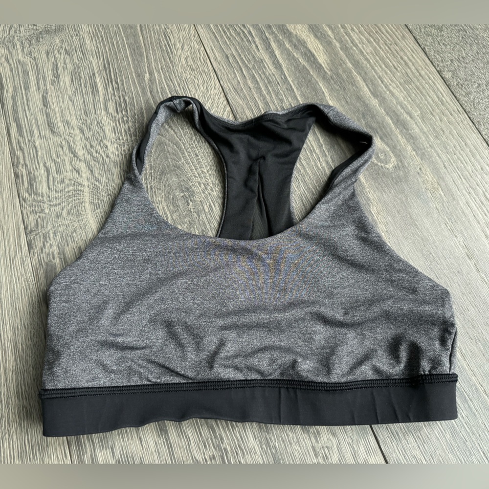 Lululemon Invigorate Bra in Heathered Black / Black Size 6